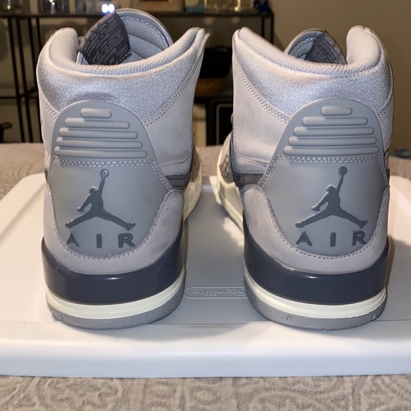 Air Jordan Legagcy 312 - Wolf Grey (WORN) - Picture 6 of 17